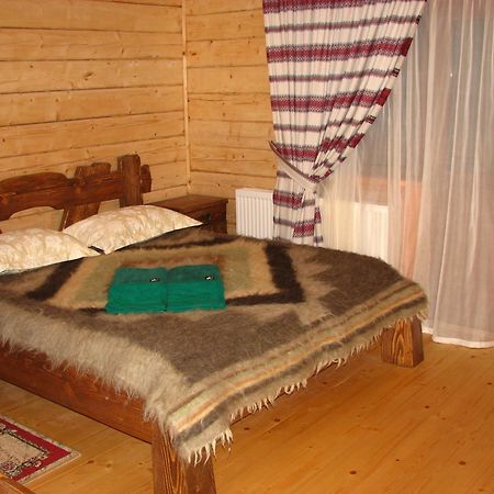 On Dovbush Path Hotel Yaremche Exterior foto