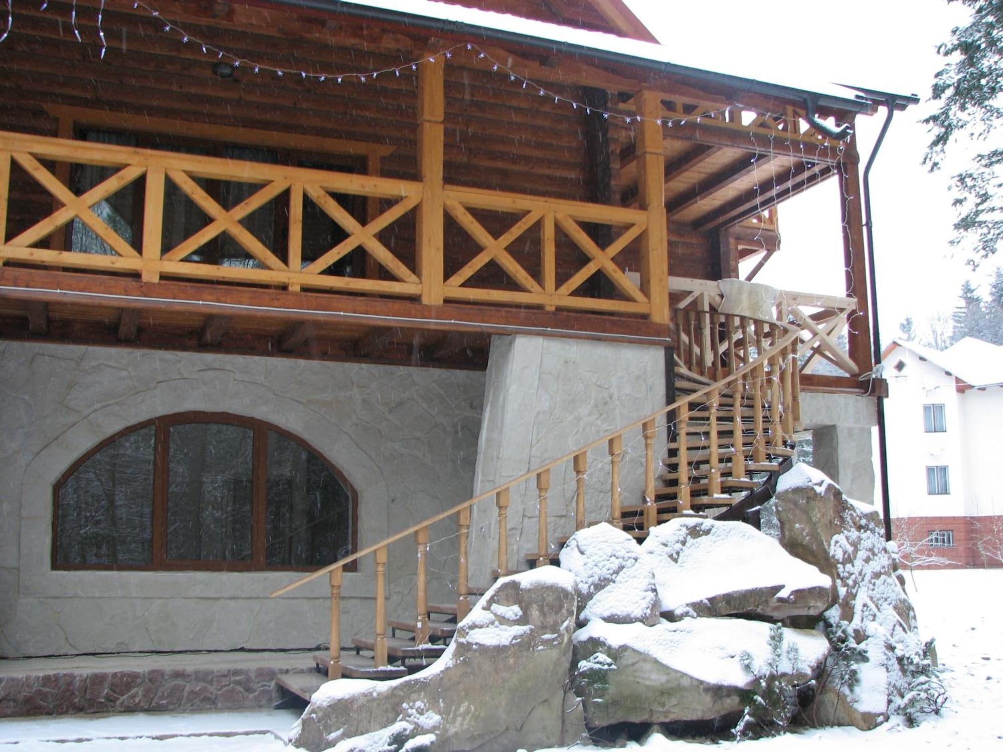 On Dovbush Path Hotel Yaremche Exterior foto