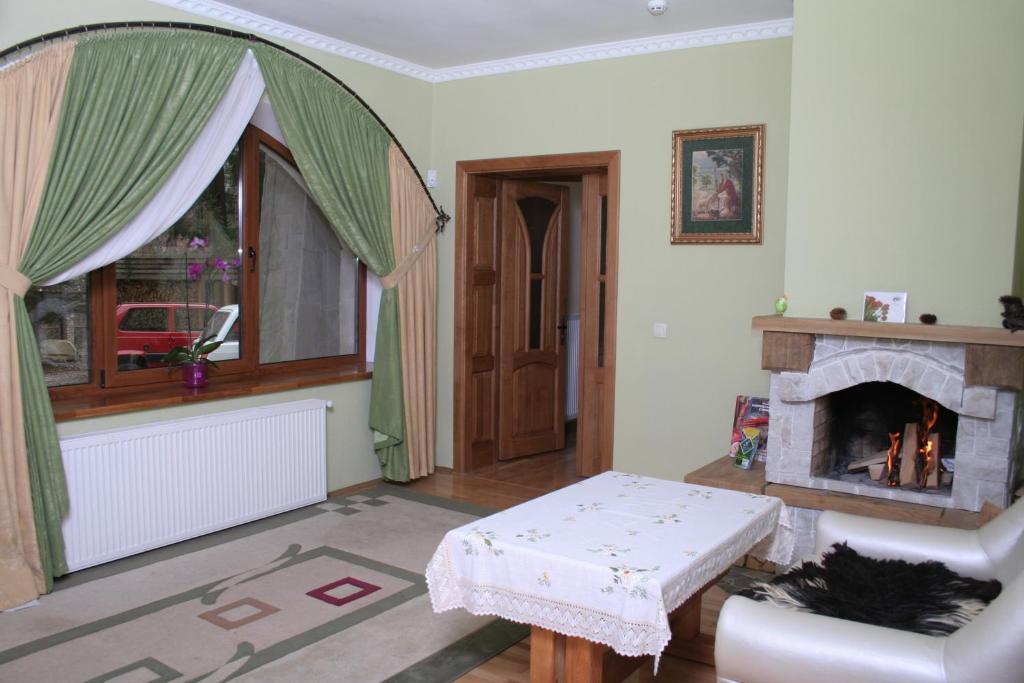 On Dovbush Path Hotel Yaremche Exterior foto