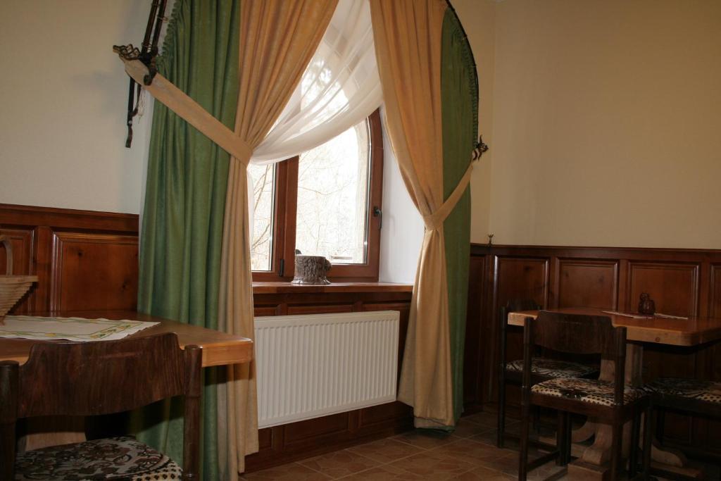 On Dovbush Path Hotel Yaremche Exterior foto
